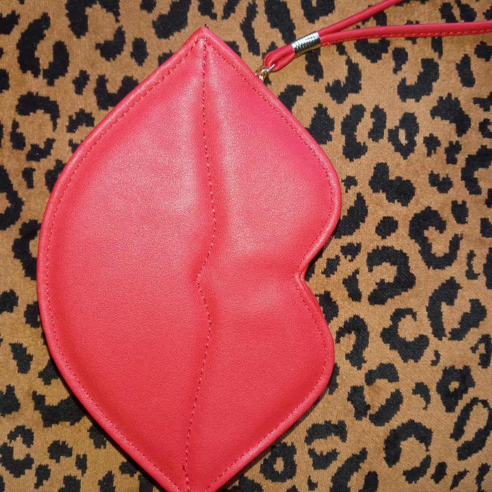 Red purse - Picture 4 of 4